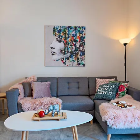 Tres Jolie - Stylish Cityheart Rethymno