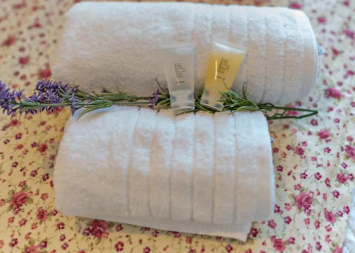 Tres Jolie - Stylish Cityheart Apartment *