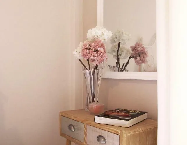 Апартаменты Tres Jolie - Stylish Cityheart