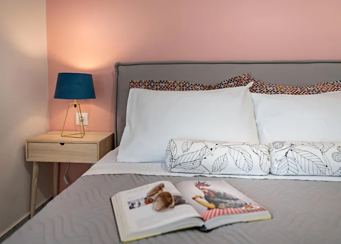 Апартаменты Tres Jolie - Stylish Cityheart