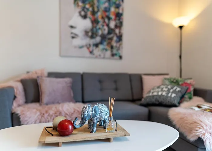 Tres Jolie - Stylish Cityheart